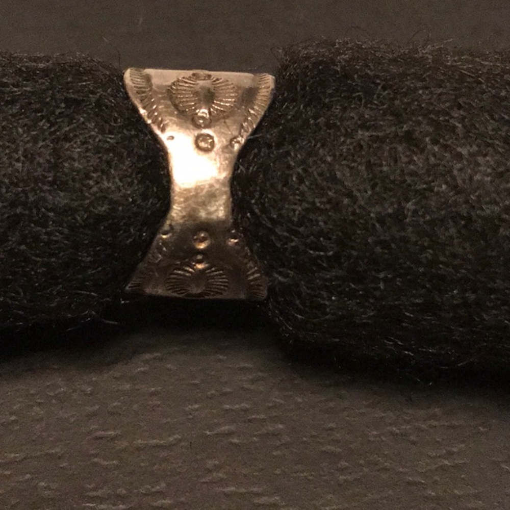 Three Stone Sterling Silver Ring - Picture 3 of 8